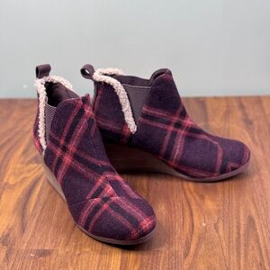 TOMS Kelsey Wedge Booties Barn Red Plaid Wool 9